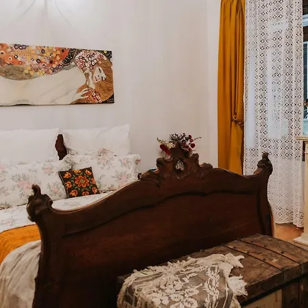 Art Gallery Apartment
